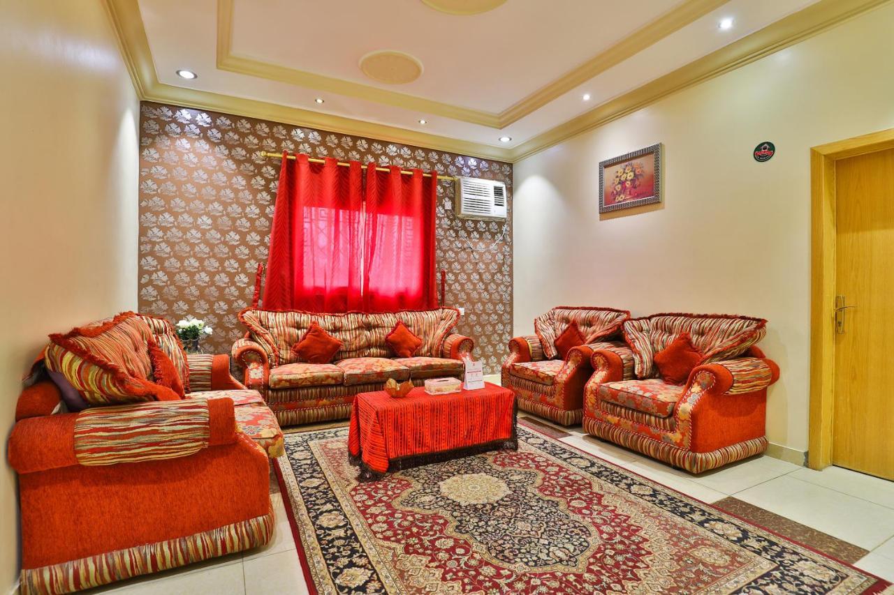 Capital O 324 Green House Hotel Абха Екстериор снимка